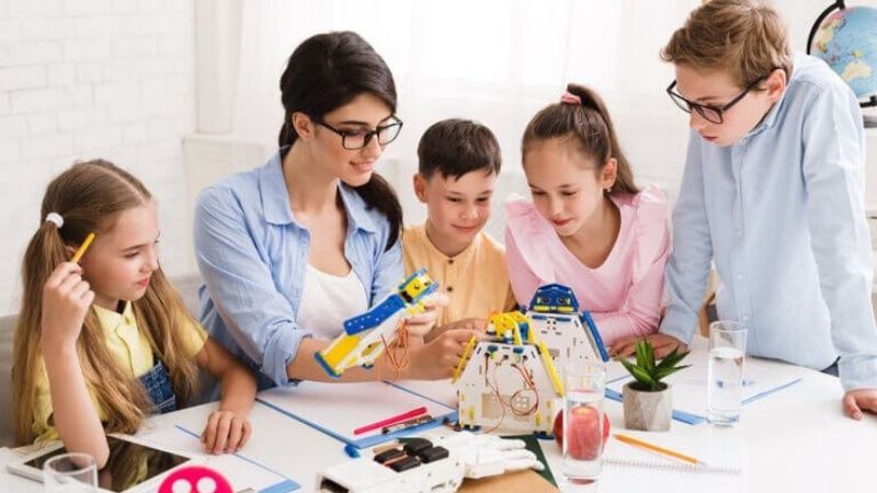 giáo dục toàn diện cho trẻ